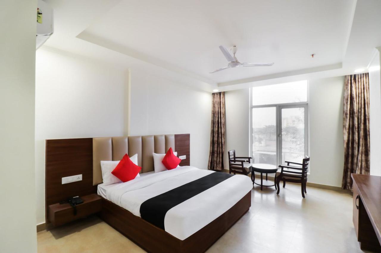 Hotel Grand 81 Faridabad Ngoại thất bức ảnh