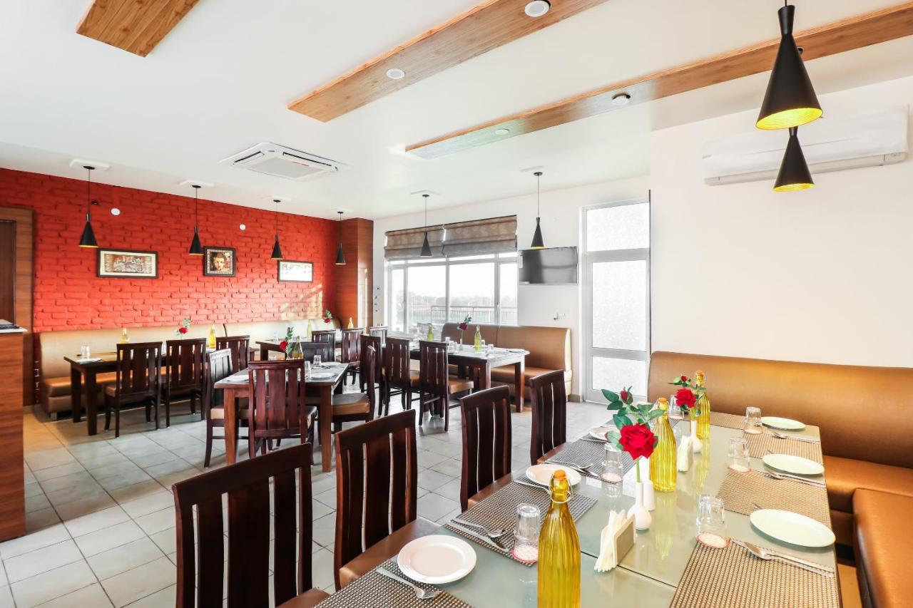 Hotel Grand 81 Faridabad Ngoại thất bức ảnh