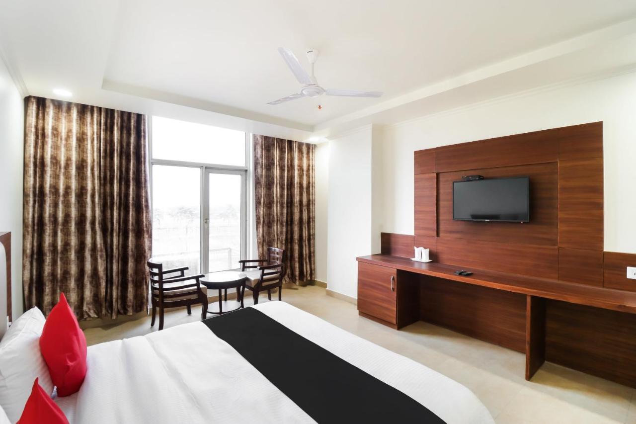 Hotel Grand 81 Faridabad Ngoại thất bức ảnh
