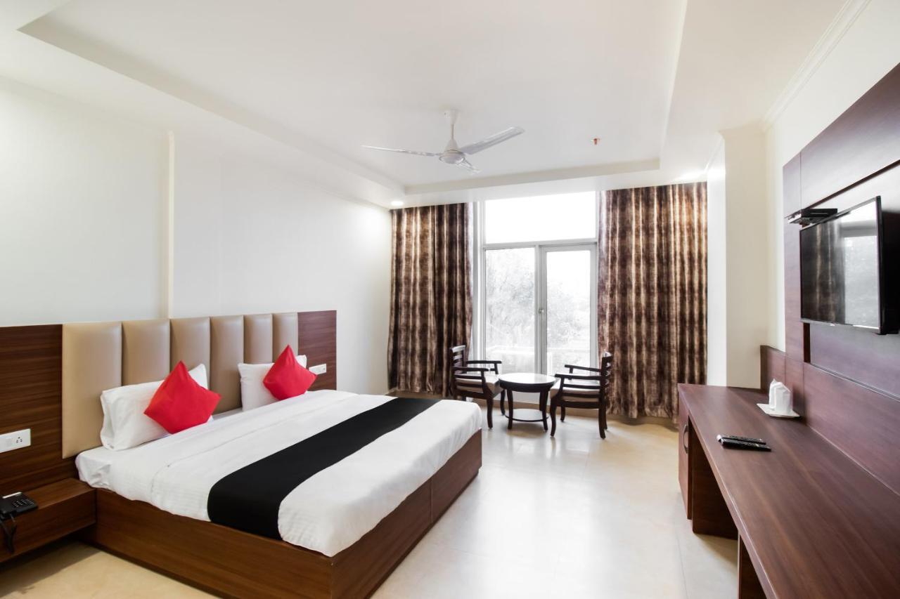 Hotel Grand 81 Faridabad Ngoại thất bức ảnh
